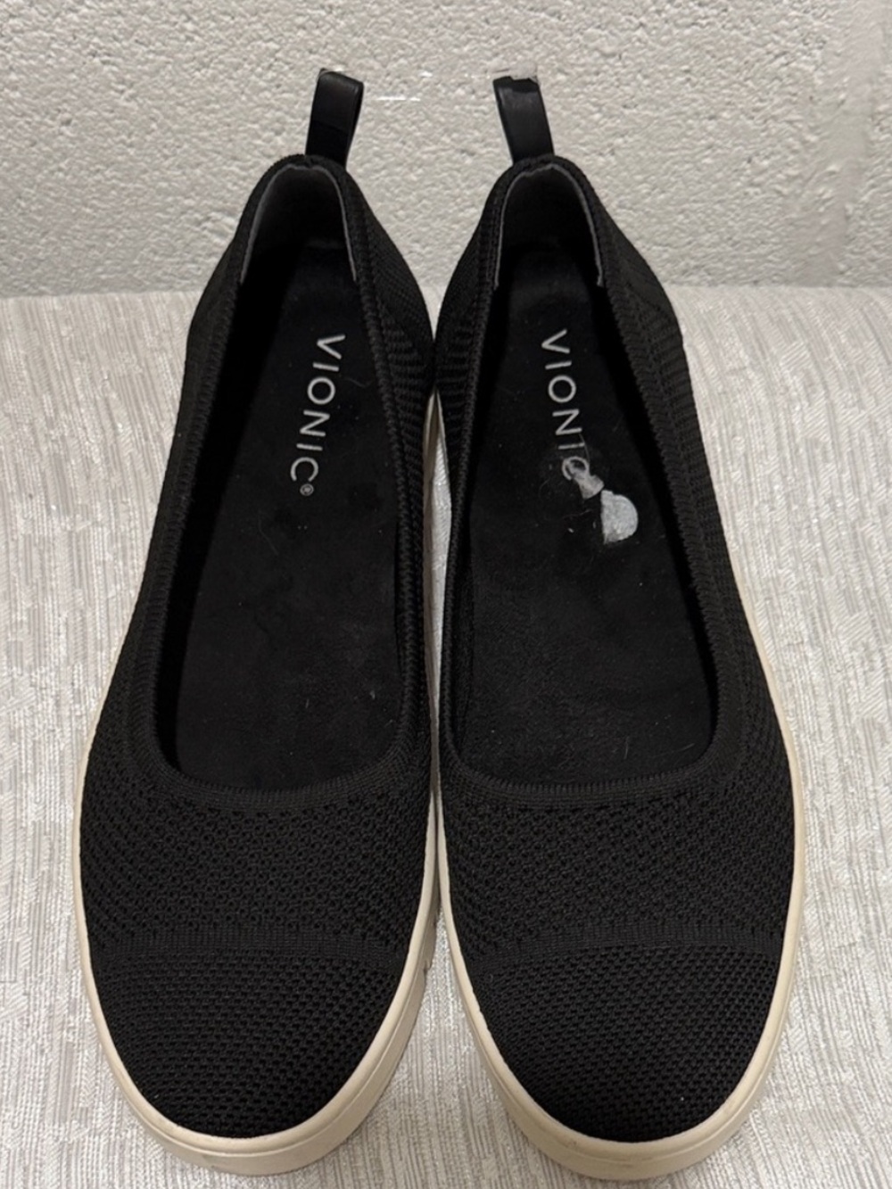 Vionic Black Knit Slip-On Flats with Cream Sole